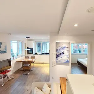 Stilvolle In Elbnaehe Mit Balkon, Parkplatz Dresden